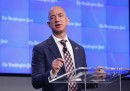 Jeff Bezos, CEO di Amazon, ha detto che creerà un fondo di beneficenza con un investimento iniziale di 2 miliardi di dollari