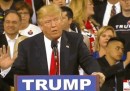 Due spettatori hanno trollato Donald Trump durante un suo comizio