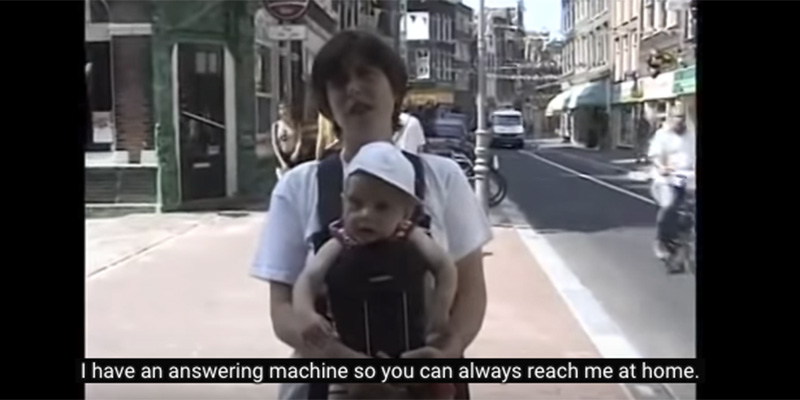 Le risposte che ti davano nel 1999 se chiedevi: “Hai un cellulare?”