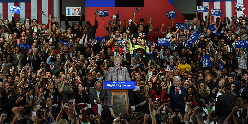 Hillary Clinton dopo la vittoria a New York. (TIMOTHY A. CLARY/AFP/Getty Images)