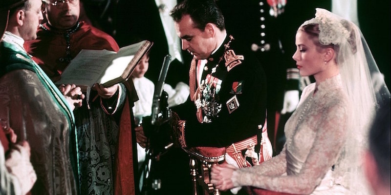 Il matrimonio religioso di Grace Kelly e il principe Ranieri III di Monaco, 19 aprile 1956
(AFP/Getty Images)