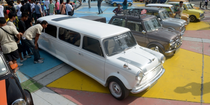 Un raduno di Mini a Manila, Filippine (JAY DIRECTO/AFP/Getty Images)