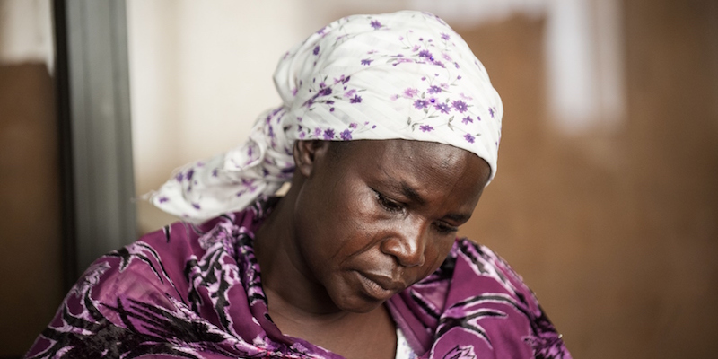 Yana Galang, la madre di una delle studentesse rapite a Chibok, a Lagos (STEFAN HEUNIS/AFP/Getty Images)