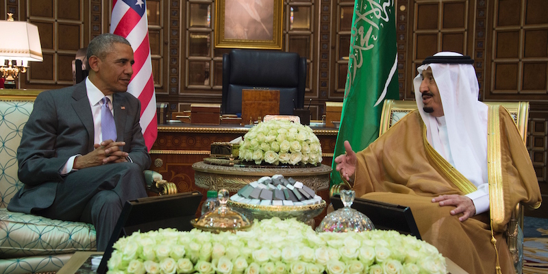 Barack Obama insieme al re saudita Salman bin Abdulaziz al-Saud a Riyadh. (JIM WATSON/AFP/Getty Images)