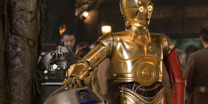 Ora sappiamo perché C-3PO ha un braccio rosso nell'ultimo Star Wars