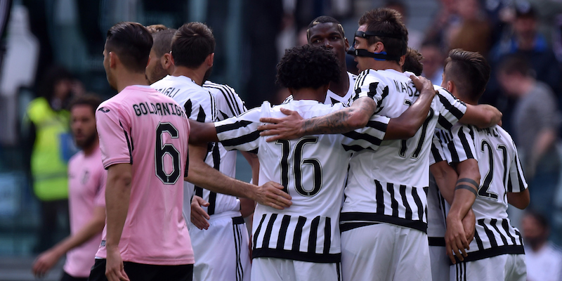 I giocatori della Juventus dopo uno dei quattro gol segnati al Palermo (Tullio M. Puglia/Getty Images)