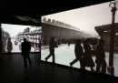 Visitatori all'interno del Titanic Belfast (Peter Macdiarmid/Getty Images)