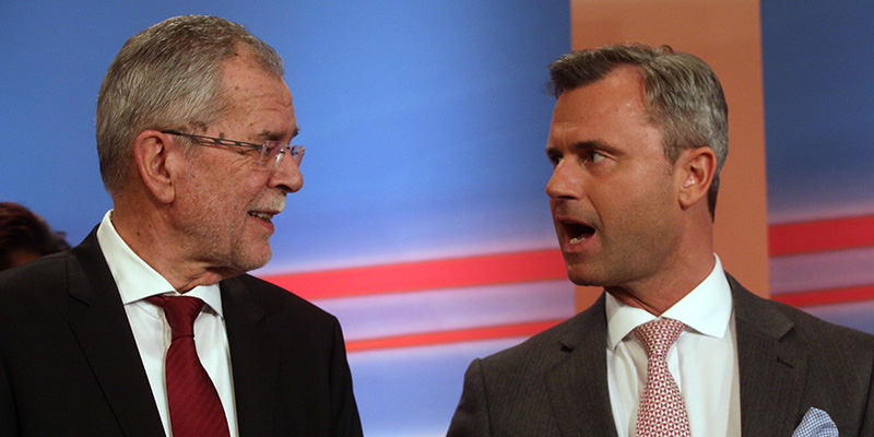 Alexander Van der Bellen e Norbert Hofer (AP Photo/Ronald Zak)