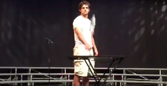 Ci sfideremo tutti nel lancio delle bottigliette?