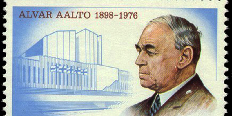 Alvar Aalto su un francobollo del 1976 (Wikimedia)