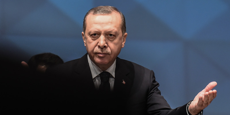 Il presidente turco Erdoğan a Istanbul, il 15 aprile 2016 (OZAN KOSE/AFP/Getty Images)