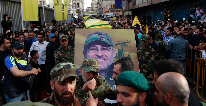 I funerali di Mustafa Badreddine a Beirut. (AP Photo/Hassan Ammar)