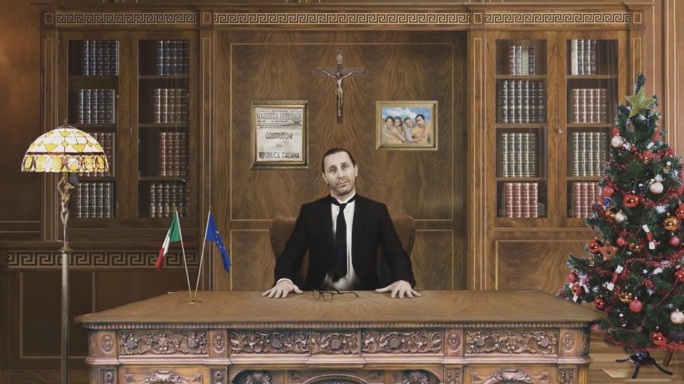 Non sappiamo se dirvi di vedere il nuovo video di Povia