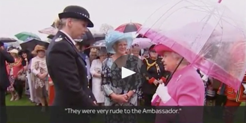 I funzionari del governo cinese sono maleducati, dice la regina Elisabetta II