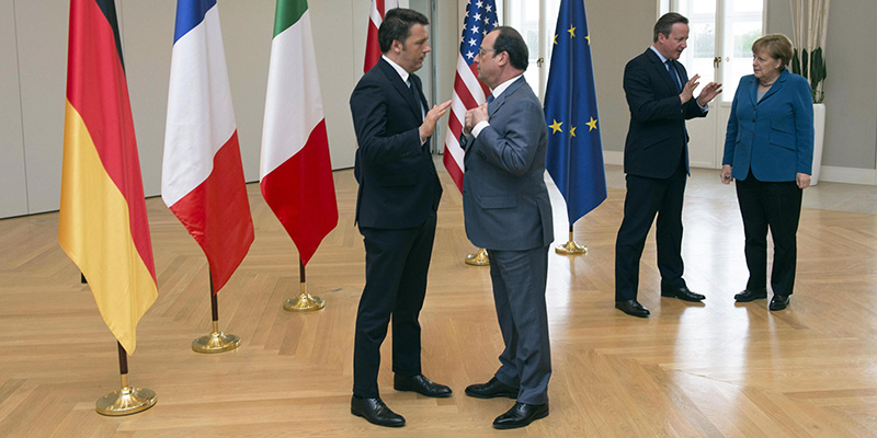 Matteo Renzi con Francois Hollande, David Cameron e Angela Merkel. (ANSA/ TIBERIO BARCHIELLI - UFFICIO STAMPA PALAZZO CHIGI)