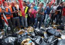 Lo sciopero degli addetti alla raccolta dei rifiuti