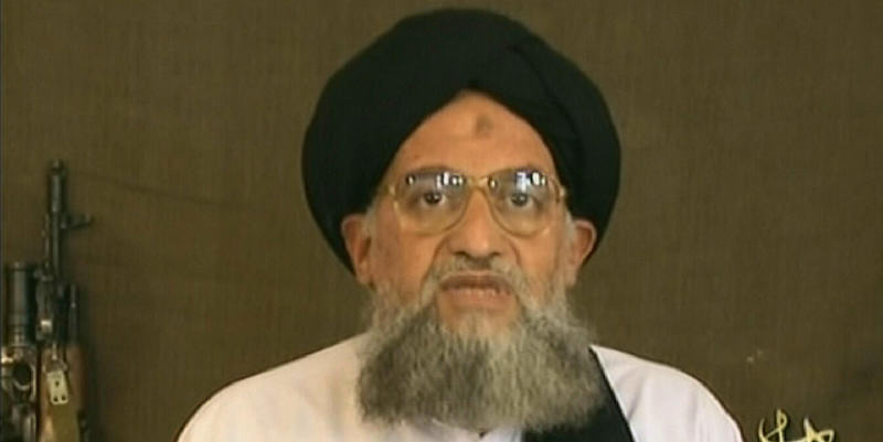 Ayman al Zawaihiri in un'immagine trasmessa da Al Jazeera nel 2006 (/AFP/Getty Images)