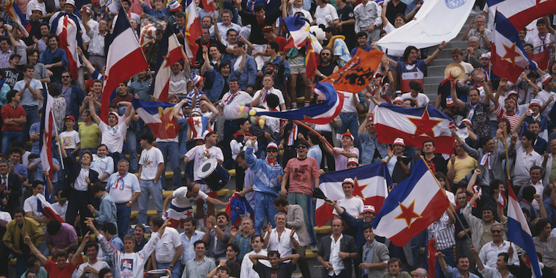 I tifosi della Jugoslavia durante una partita dei Mondiali del 1990 (Getty Images)