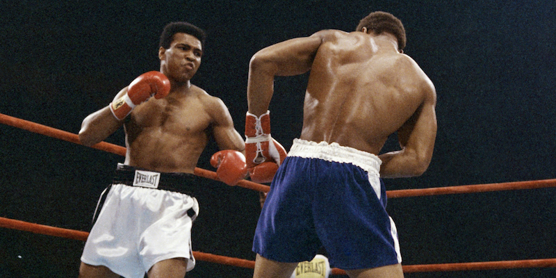 Muhammad Ali nel match contro Ken Norton, nel 1973 (AP Photo)
