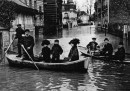 Le foto della grande alluvione di Parigi, nel 1910