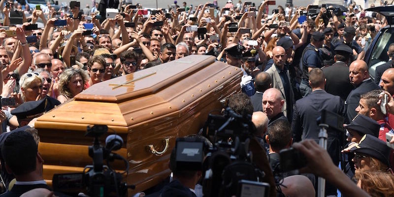 Il funerale di Carlo Pedersoli alla Chiesa degli Artisti, Roma, 30 giugno 2016
(TIZIANA FABI/AFP/Getty Images)