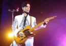 Prince è morto per un'overdose accidentale di un oppioide