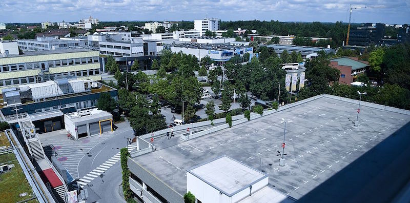 Il parcheggio del centro commerciale Olympia Einkaufszentrum (SVEN HOPPE/AFP/Getty Images)