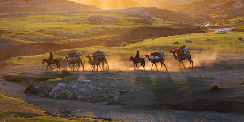 Nomadi kazaki fotografati nella provincia cinese dello Xinjiang, nel 2012 (STR/AFP/Getty Images)