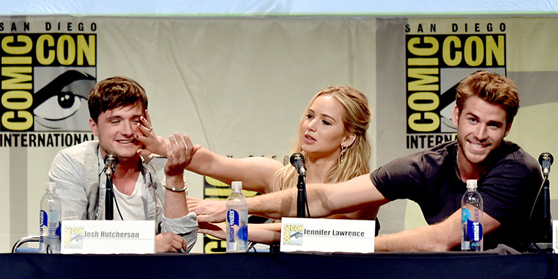 Josh Hutcherson, Jennifer Lawrence e Liam Hemsworth al San Diego Comic-Con del 2015 (Kevin Winter/Getty Images)