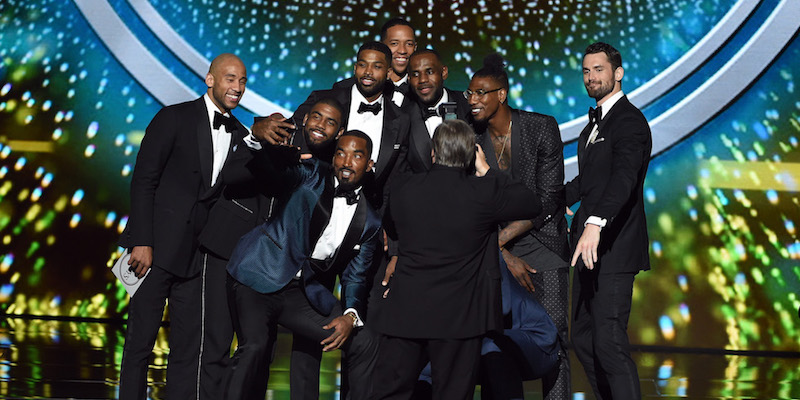 I Cleveland Cavaliers con il premio come miglior squadra - ESPY Awards, Los Angeles, 13 luglio 2016
(Kevin Winter/Getty Images)