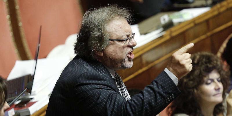 Michele Giarrusso in Senato il 31 luglio 2014 (ANSA/GIUSEPPE LAMI)