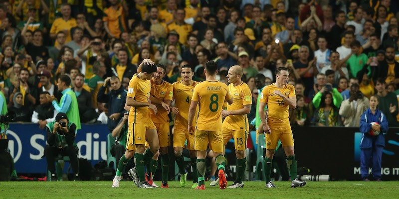 I giocatori dell'Australia mentre festeggiano un gol contro la Giordania (Mark Kolbe/Getty Images)