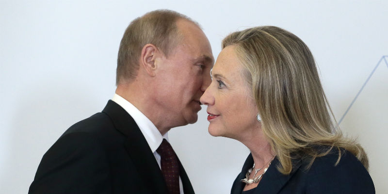 Vladimir Putin e Hillary Clinton a Vladivostok, in Russia, l'8 settembre 2012 ( (AP Photo/Mikhail Metzel,Pool)