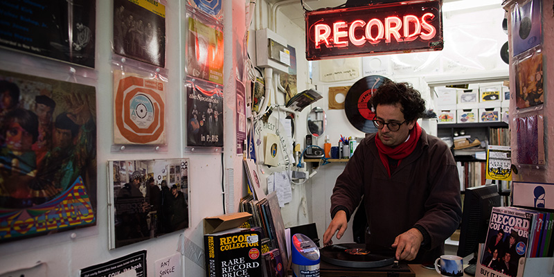 Un negozio di dischi di Bristol, in Inghilterra, nel 2015 (Matt Cardy/Getty Images)