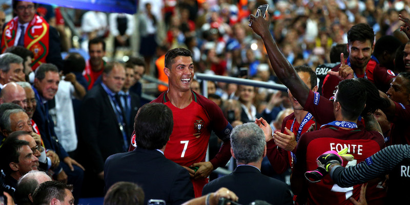 Cristiano Ronaldo festeggia dopo la vittoria del Portogallo contro la Francia (Alex Livesey/Getty Images)