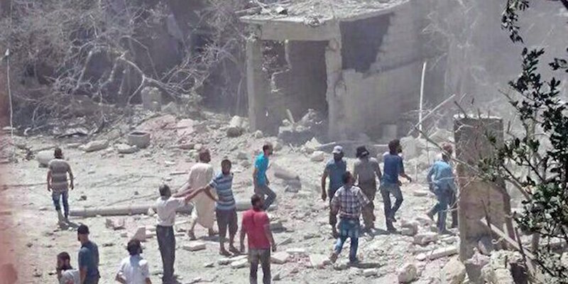 Una foto dell'ospedale bombardato diffusa da Save the Children