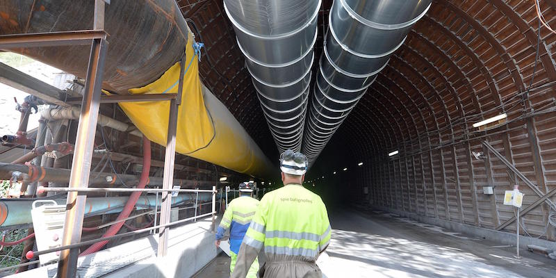 Il cantiere della TAV Torino-Lione di Saint-Martin-La-Porte in Francia, il 27 agosto 2015
(ANSA/ALESSANDRO DI MARCO)