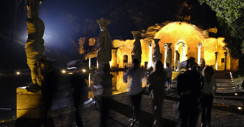 Visitatori a Villa Adriana a Tivoli (ANDREAS SOLARO/AFP/Getty Images)