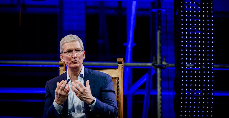 Tim Cook (ROBIN VAN LONKHUIJSEN/AFP/Getty Images)