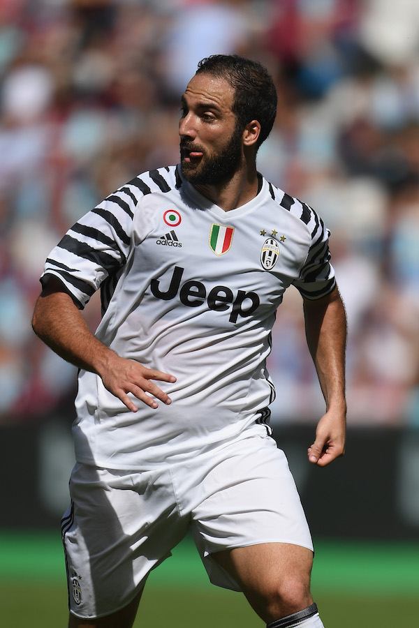 Gonzalo Higuain. (Mike Hewitt/Getty Images)