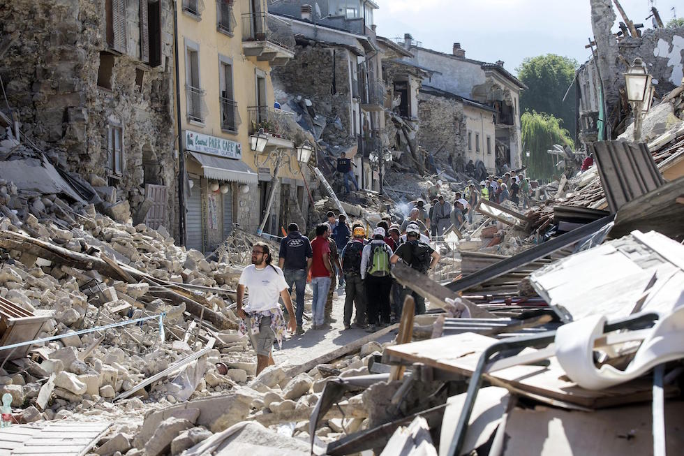 T-shirt Maglietta donna AMA13 Amatrice Cuore Raccolta Fondi Ricostruzione