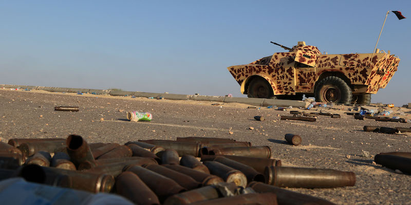 Un mezzo militare delle milizie filo-Serraj a Sirte, il 3 agosto 2016 (MAHMUD TURKIA/AFP/Getty Images)