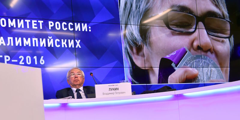 Il capo del Comitato Paralimpico russo Vladimir Lukin (YURI KADOBNOV/AFP/Getty Images)