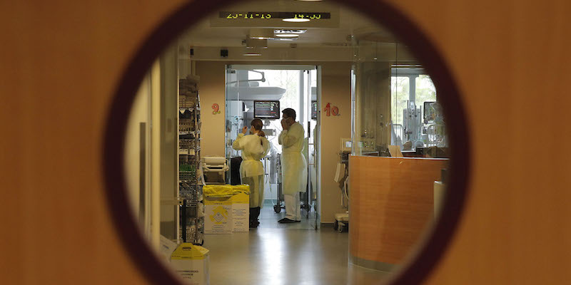 Un'unità di cure intensive dell'ospedale Regina Fabiola di Bruxelles, in Belgio (AP Photo/Yves Logghe, File)