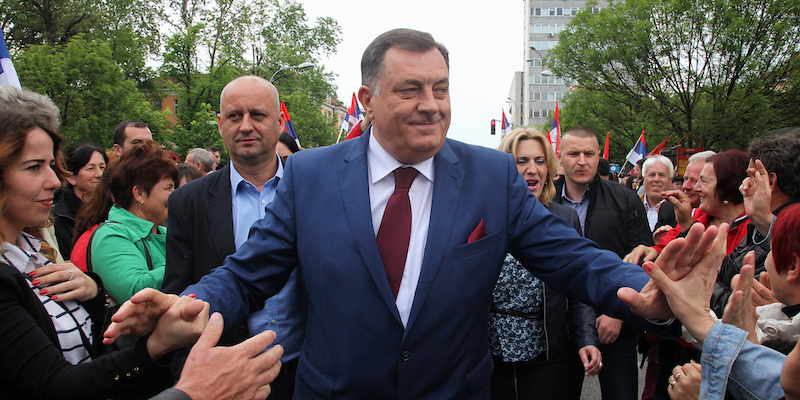 Il presidente della Repubblica Serba di Bosnia ed Erzegovina, Milorad Dodik, durante una manifestazione a Banja Luka, il 14 maggio 2016 (ELVIS BARUKCIC/AFP/Getty Images)