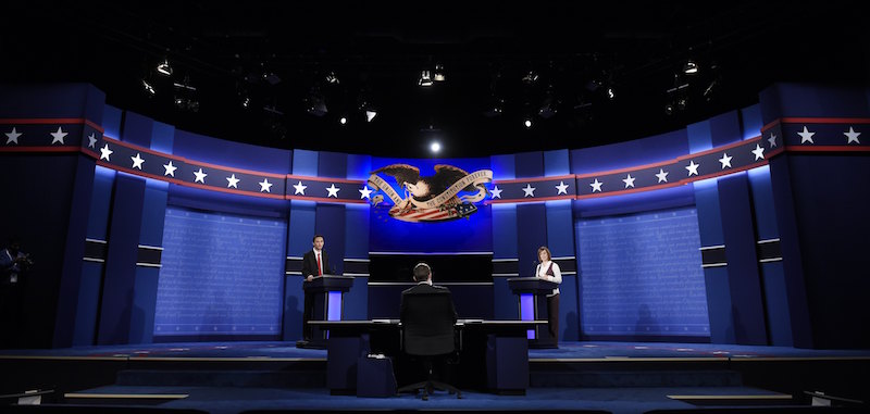 Un momento del sound-check e della prova luci al Thomas & Mack Center dell'Università del Nevada, Las Vegas, dove stanotte si terrà l'ultimo dibattito tra Clinton e Trump (SAUL LOEB/AFP/Getty Images)