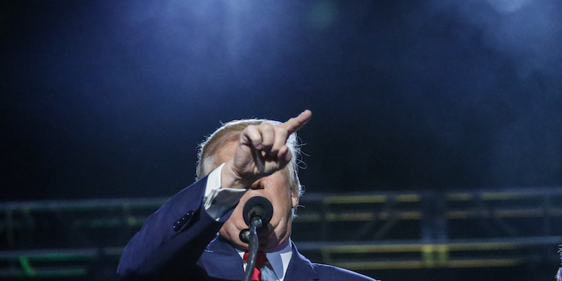 Donald Trump il 15 ottobre 2016 a Edison, in New Jersey (Kena Betancur/Getty Images)
