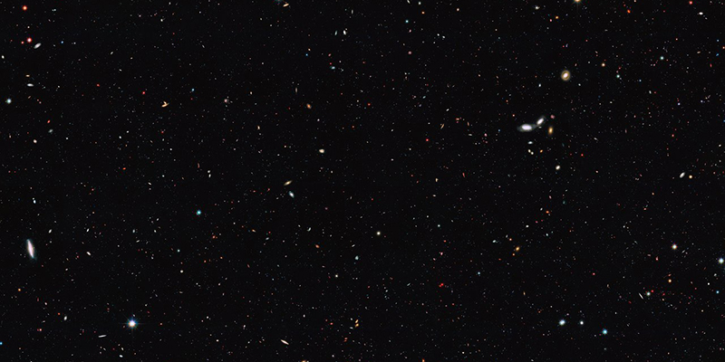 Una porzione di Universo fotografata dal telescopio spaziale Hubble (NASA, ESA/Hubble)