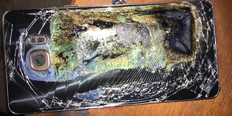 Un Samsung Galaxy Note 7 bruciato (Shawn Minter via The Verge)