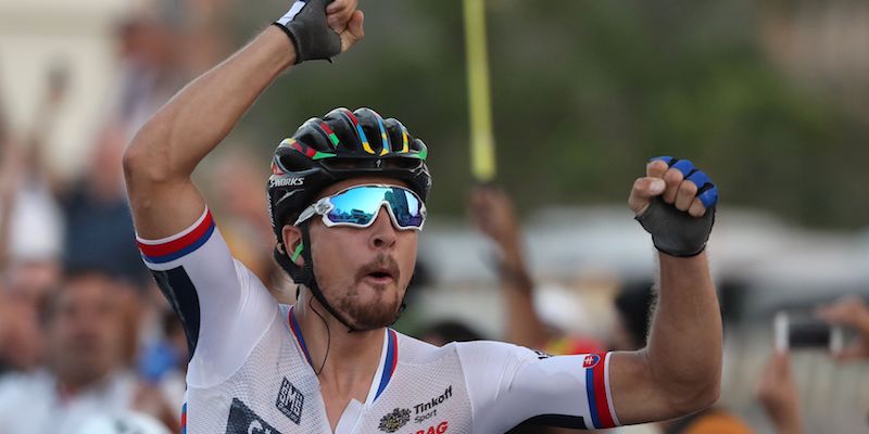 Peter Sagan dopo la vittoria della prova in linea (KARIM JAAFAR/AFP/Getty Images)